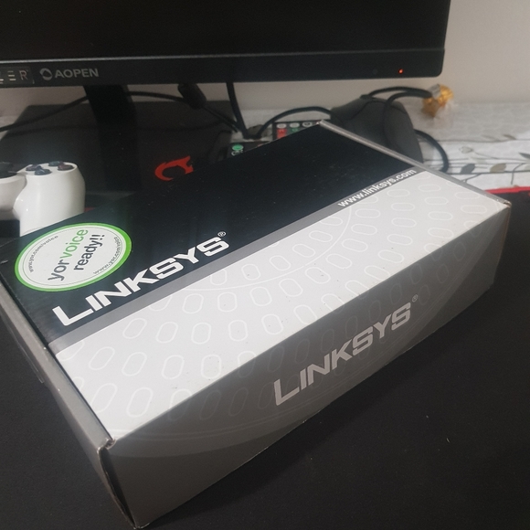 COPY - Cisco Small Business PAP2T-NA Internet Phone Adapter with 2 VoIP Ports - Picture 5 of 8